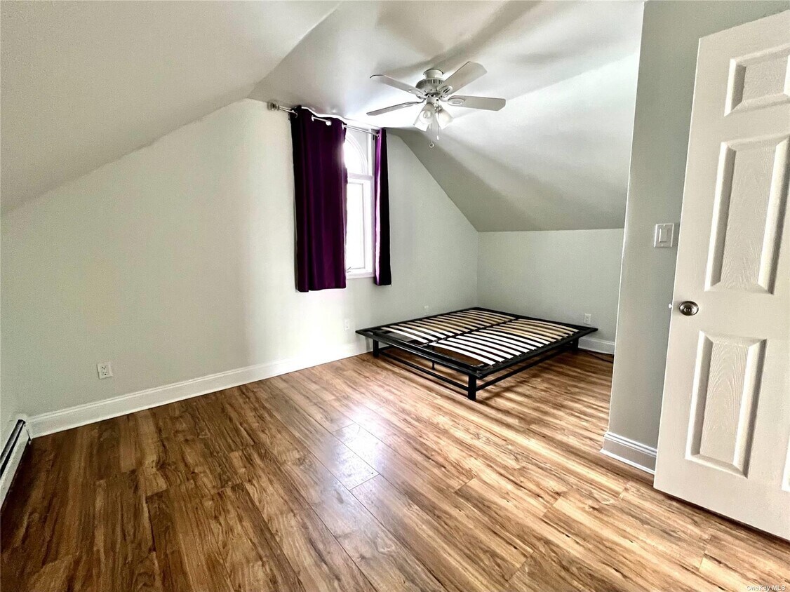 Foto del edificio - 8 Fern Pl