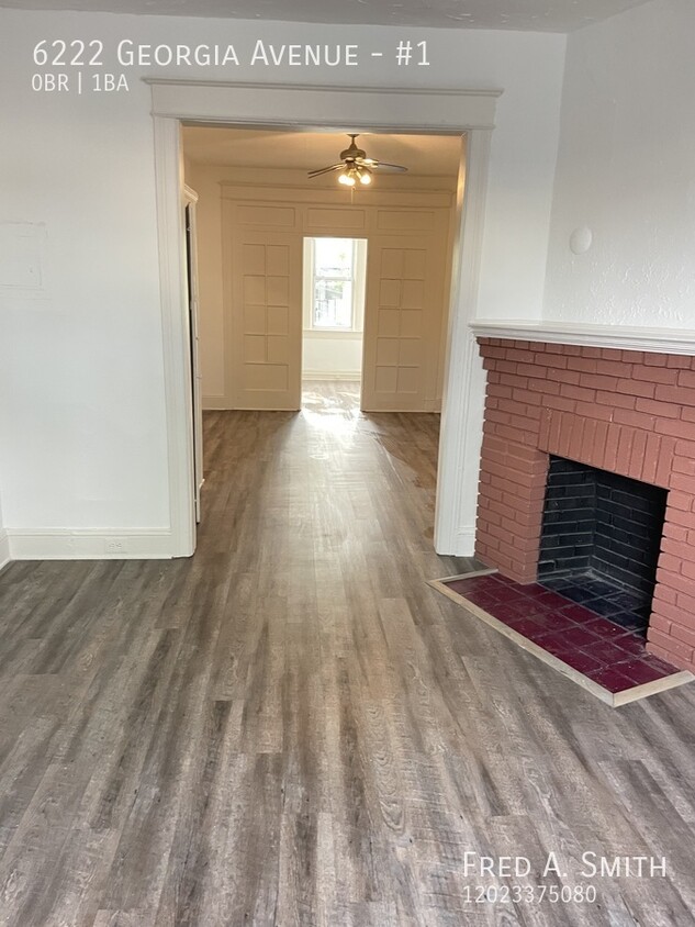 Foto principal - Studio Apartment in Brightwood Available Now