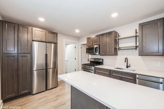 Stainless Appliances and quartz counters - 1127 Hannah Ave