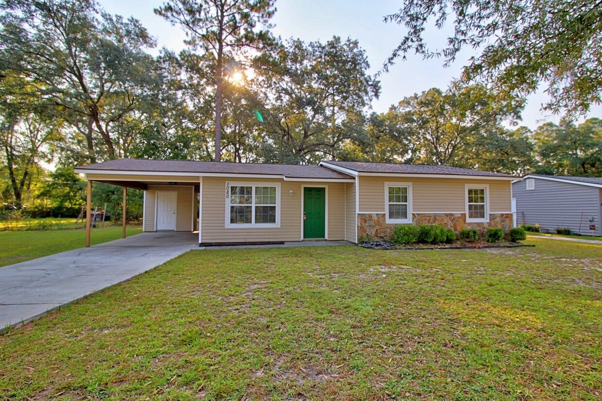 Primary Photo - 1080 Ricade Dr