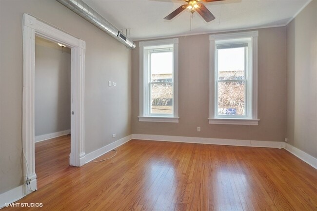 Building Photo - 2248 N Southport Ave
