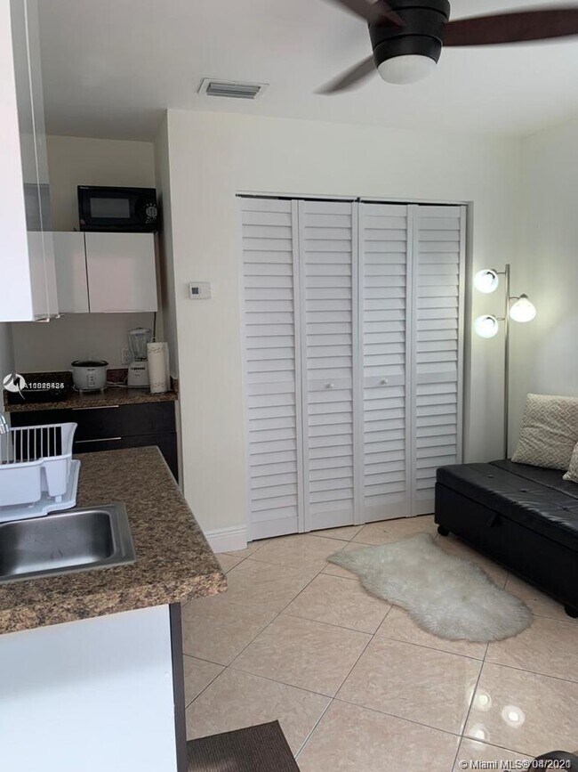 Foto del edificio - 8995 NW 115th St