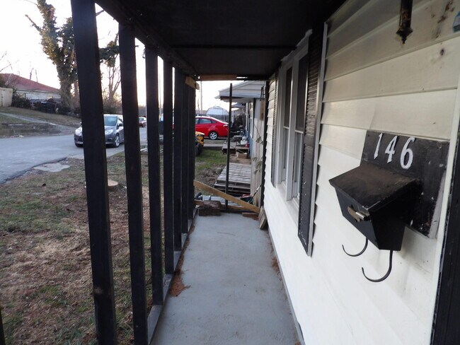 Foto del edificio - 146 Allnutt Dr