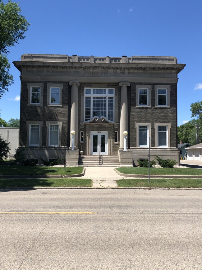 1216 S Main St, Aberdeen, SD 57401 Apartments - Aberdeen, SD