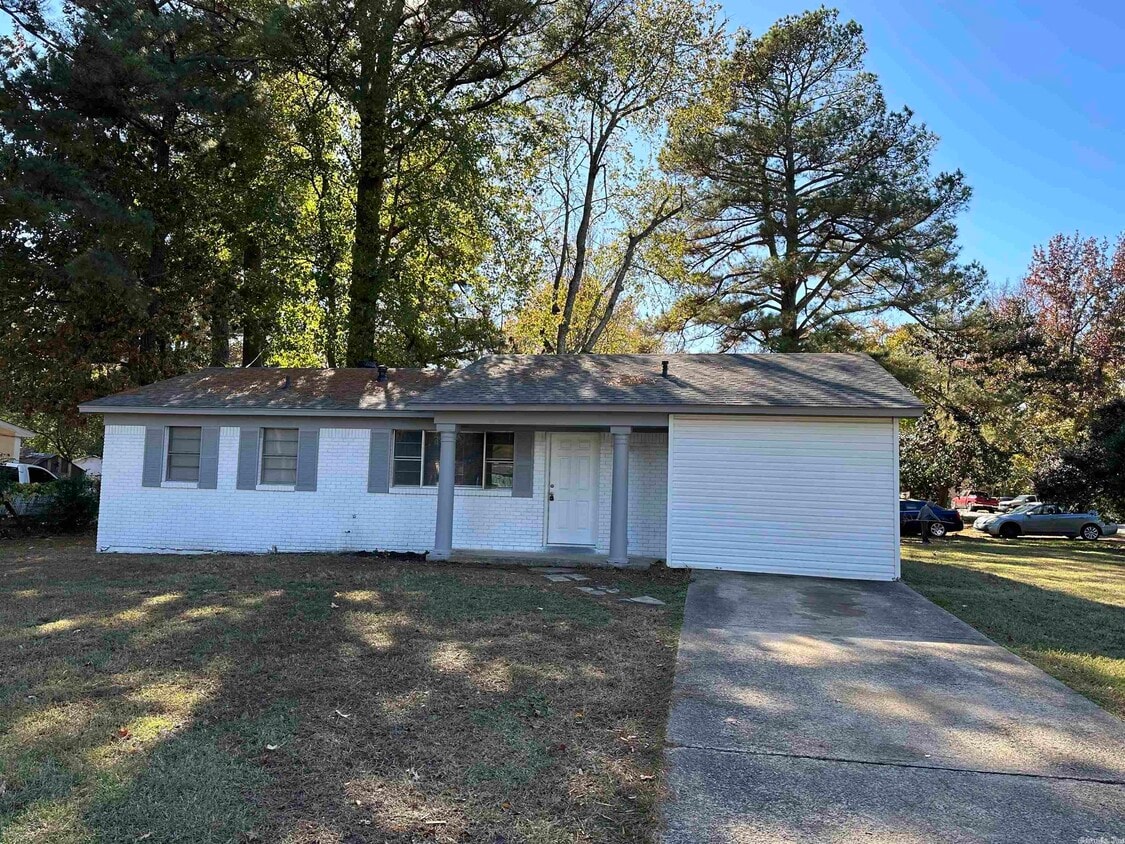 9300 Stardust Trail, Little Rock, AR 72209 House Rental in Little