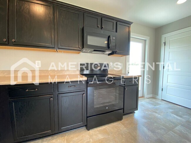 Foto del edificio - Home for Rent in Talladega, AL!!! COMING SOON!