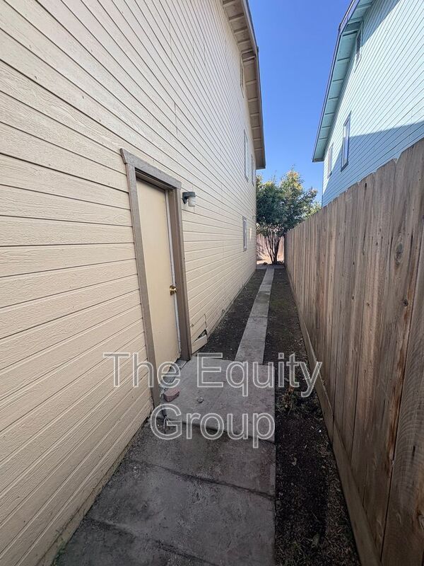 Foto del edificio - 2408 W Packwood Dr