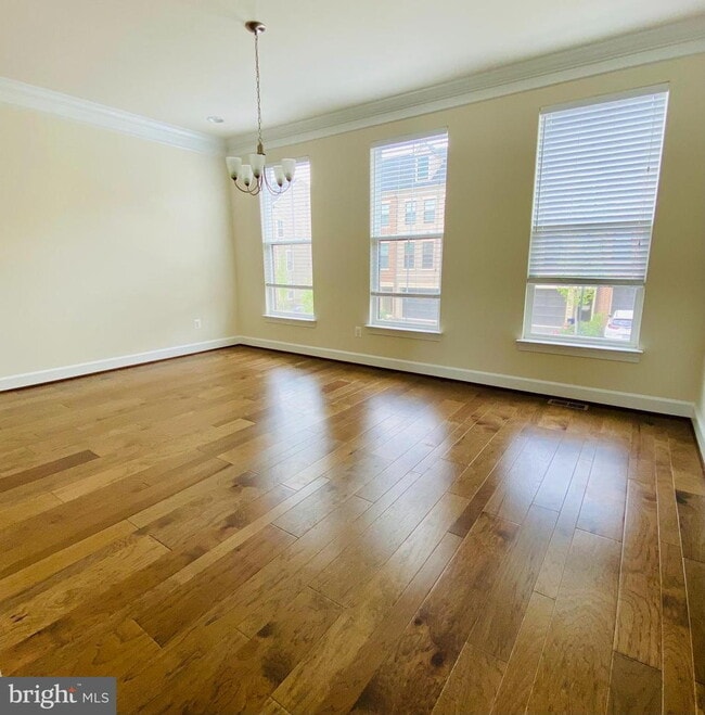 Building Photo - Stylish Townhome Living in Desirable Ashburn Community