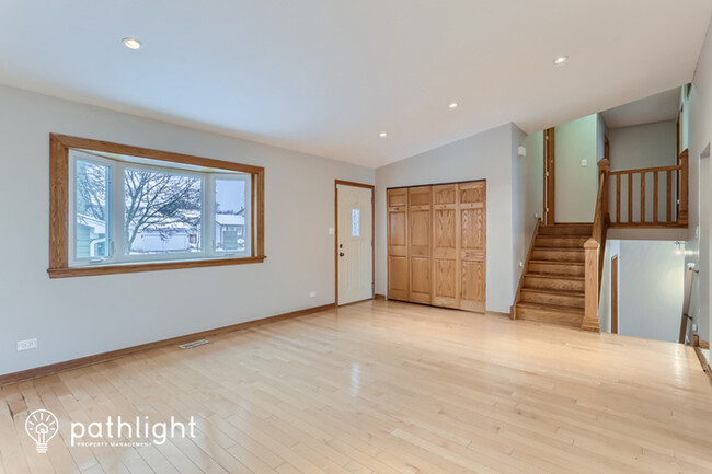 Building Photo - 1475 Port Arthur Court, Hoffman Estates, I...