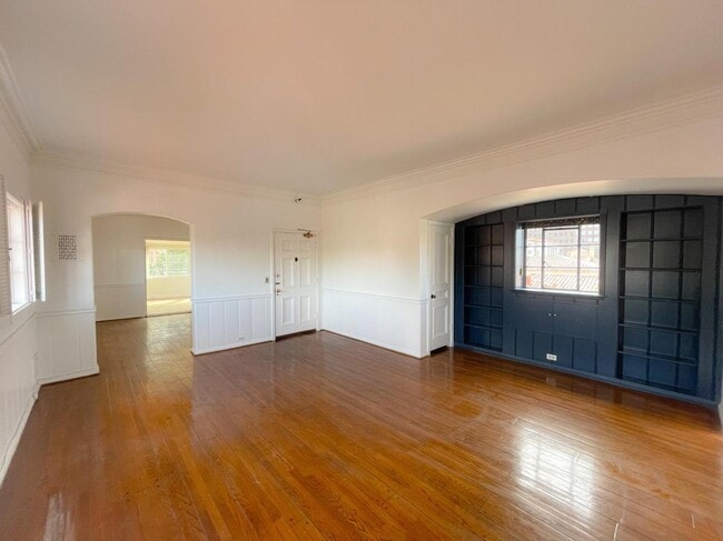 living room - 10806 Lindbrook Dr