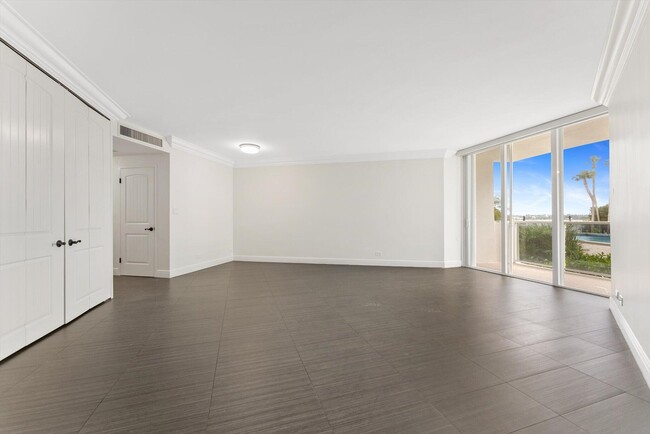 Building Photo - 2800 N Flagler Dr