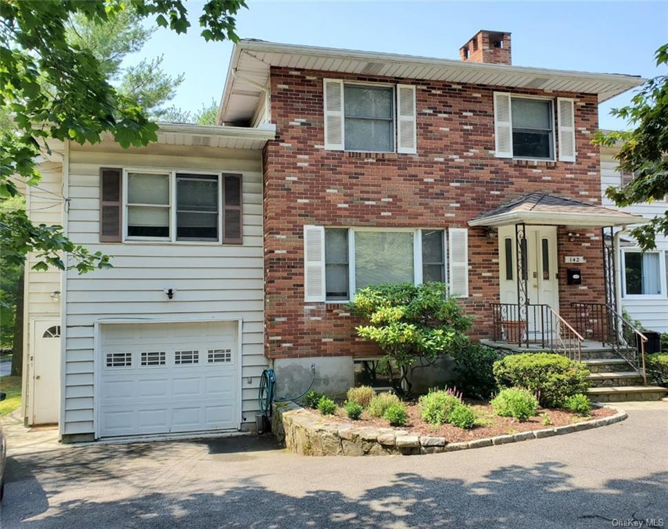 Primary Photo - 142 E Sunnyside Ln