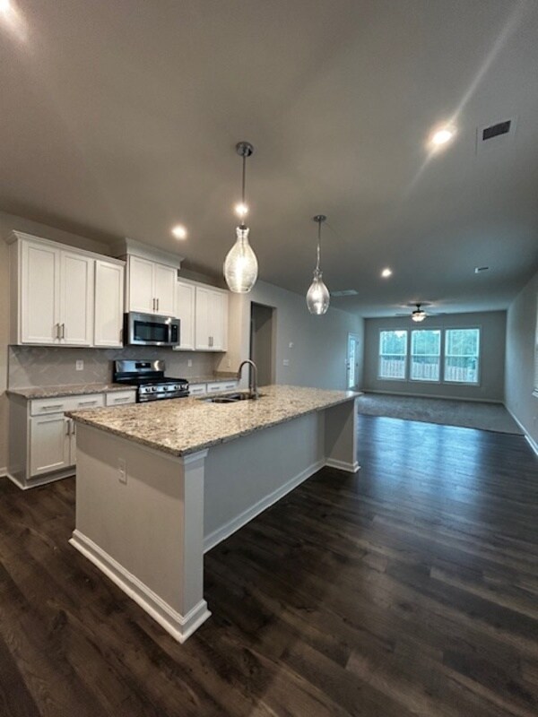 Foto del edificio - 124 Coppersmith Dr