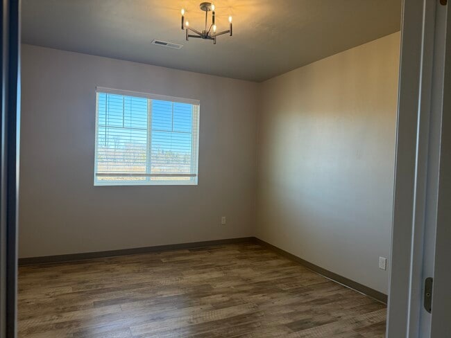 Building Photo - Harbor Pointe