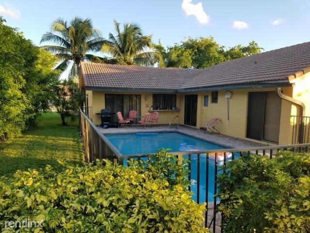 Foto del edificio - 2 br, 2 bath House - 7175 NW 4th Ave