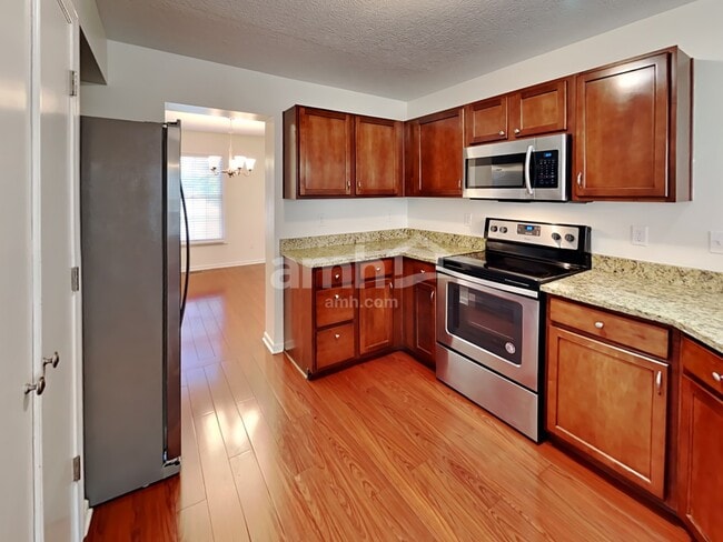 Building Photo - 1961 Creekview Dr