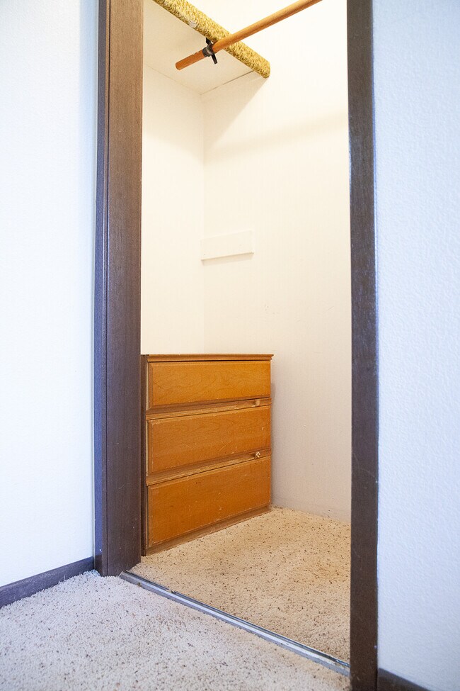 Building Photo - 1219