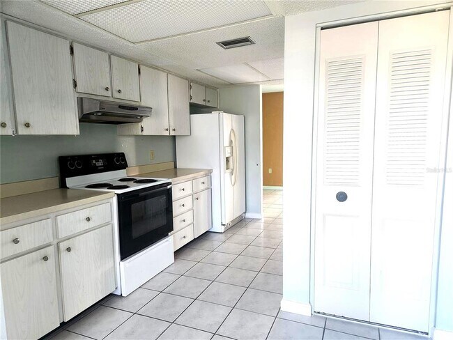 Foto del edificio - 3838 Staysail Ln