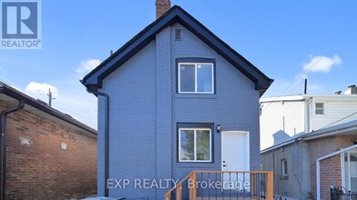 Building Photo - 685 Jane St