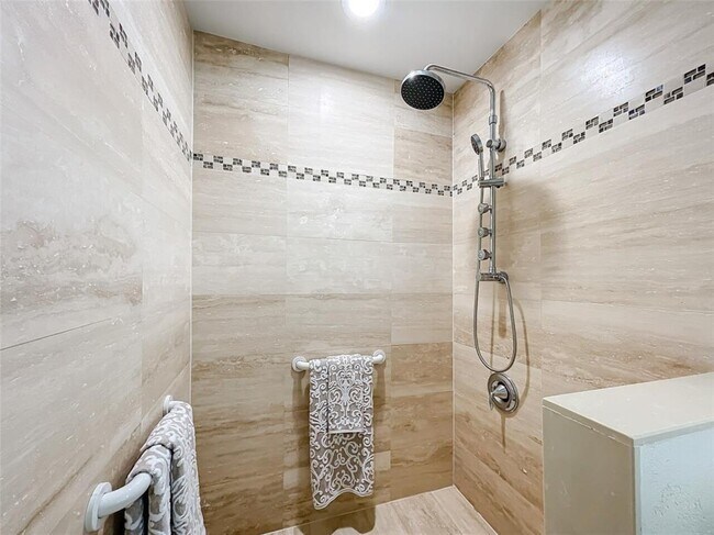 Foto del edificio - 4680 Mimosa PL