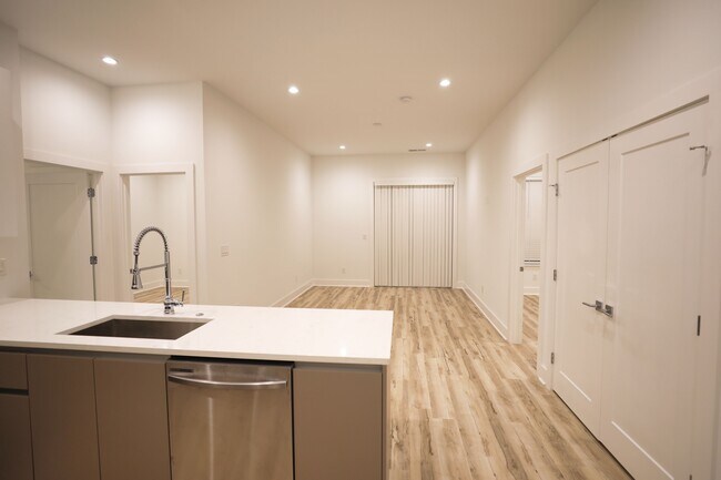 Sala de estar - 1155 Custer Ave SE