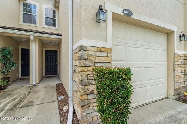 Building Photo - 6034 Bartram Village Dr