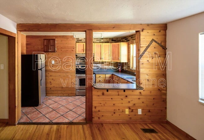 Building Photo - 450 E 100 S