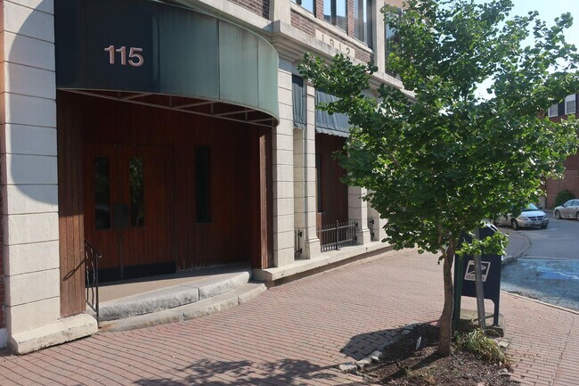 Foto del edificio - 115 Franklin St