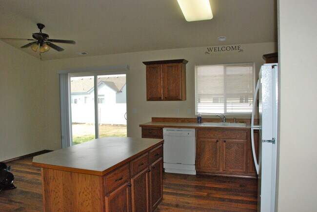 Foto del edificio - 3 bed 2 bath rancher in The Landings Commu...
