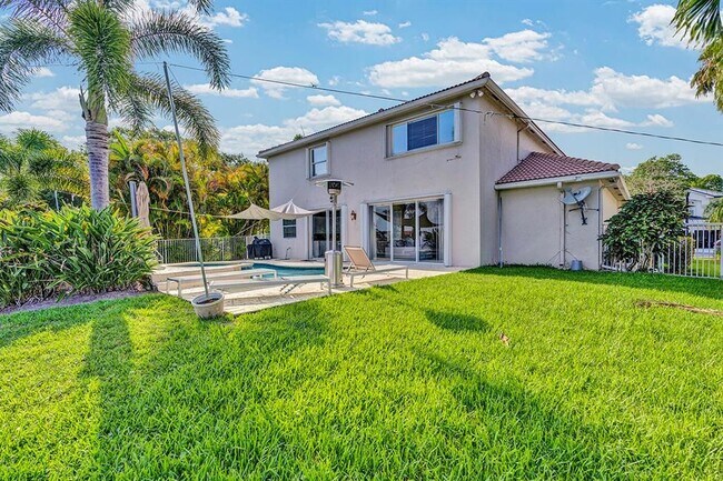 Building Photo - 10290 NW 60th Pl