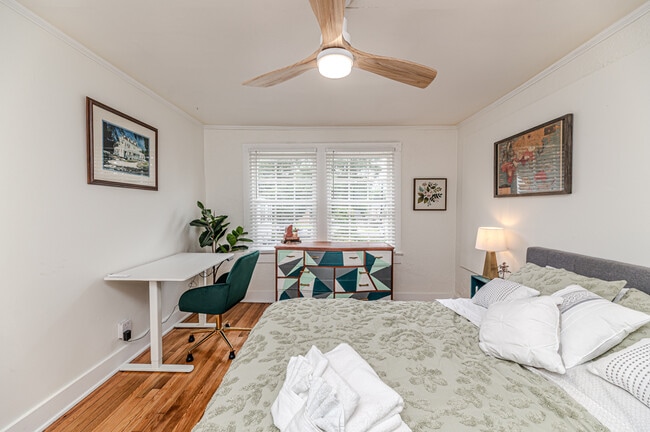 Building Photo - 508A W Chisholm St