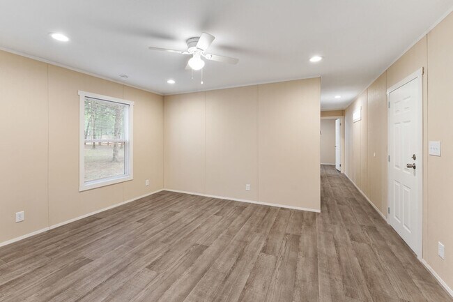 Foto del edificio - 132 Skylark Dr