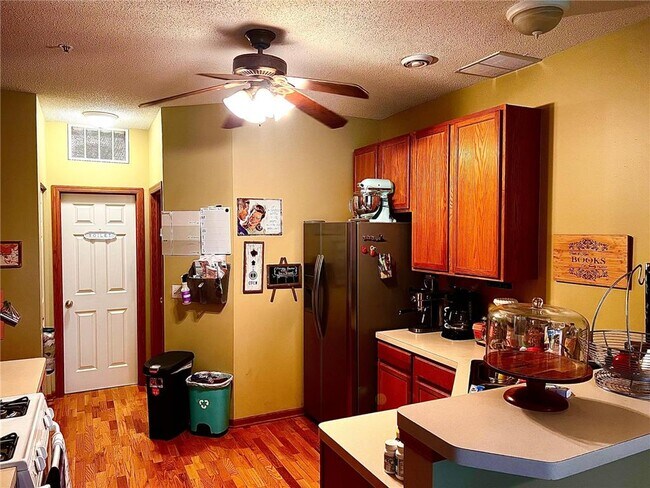 Foto del edificio - 5220 Holly Ln N