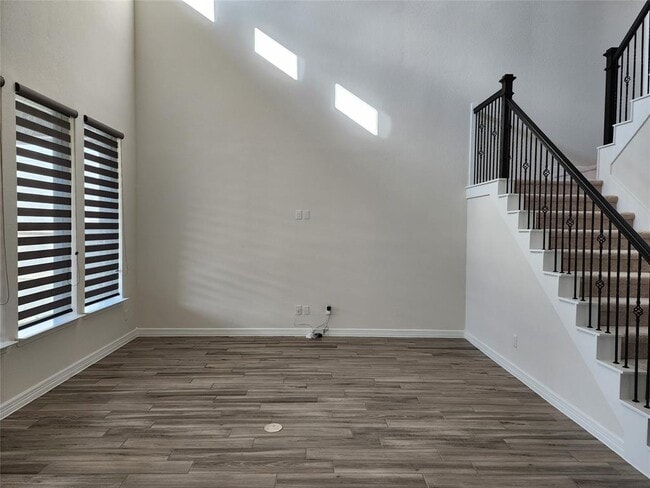 Building Photo - 6810 Harrow Knoll Way