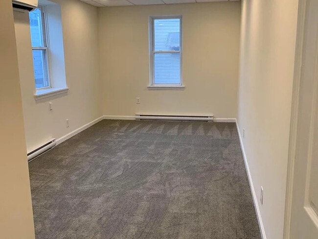 Building Photo - 1105 E Snyder Ave