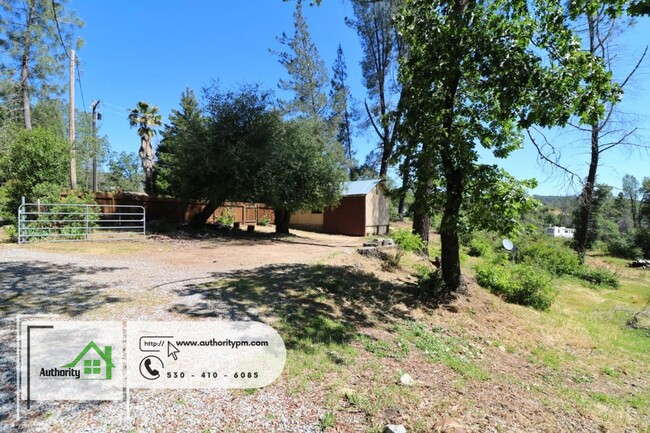 Building Photo - 15095 Rock Creek Rd. Pets Considered with ...