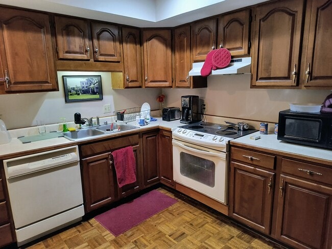 Building Photo - 945 Chinoe Rd