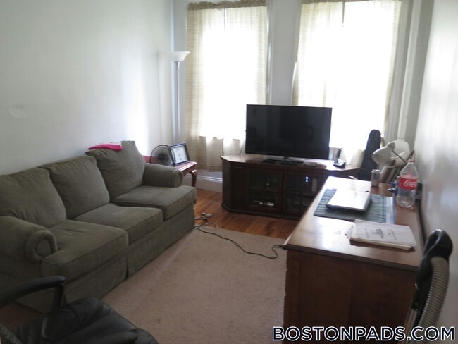 Building Photo - 149 Park Dr