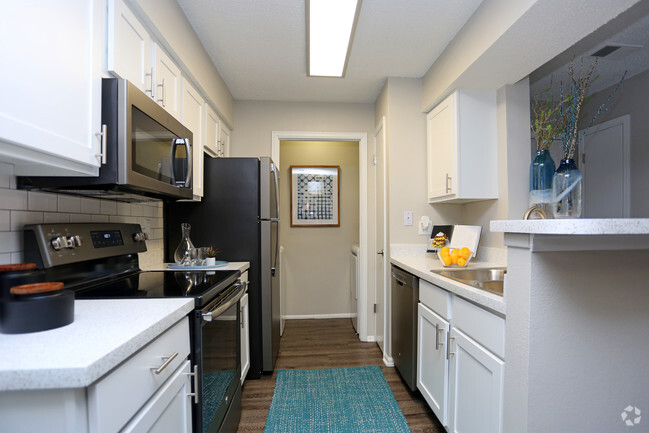 Kitchen - Viridian Edge at the Park