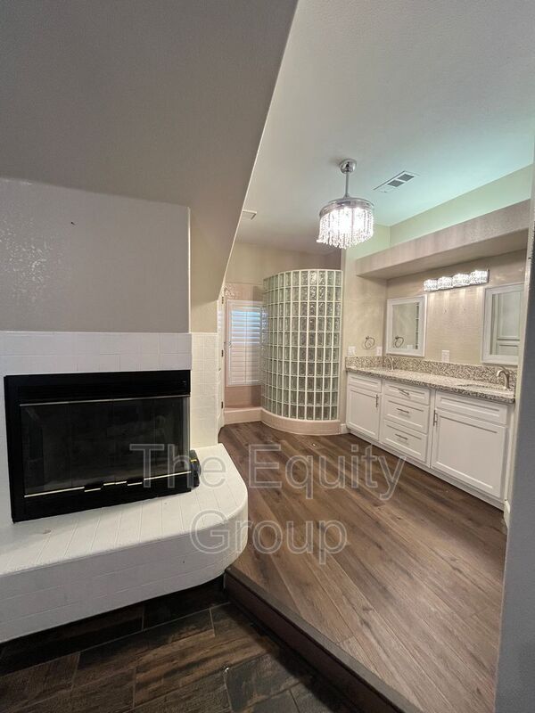 Building Photo - 3503 S Creekside Ct