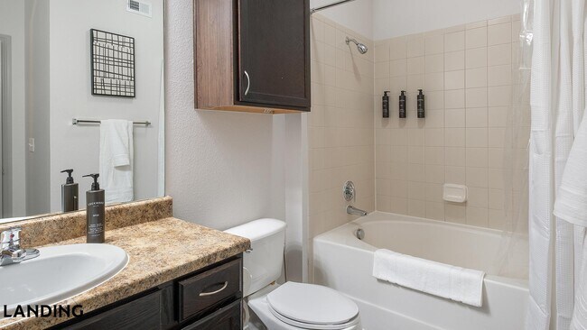 Foto del edificio - 15330 Liberty River Dr