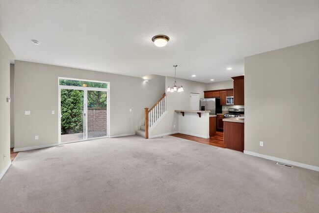 Foto del edificio - 7130 NE Ridge Dr
