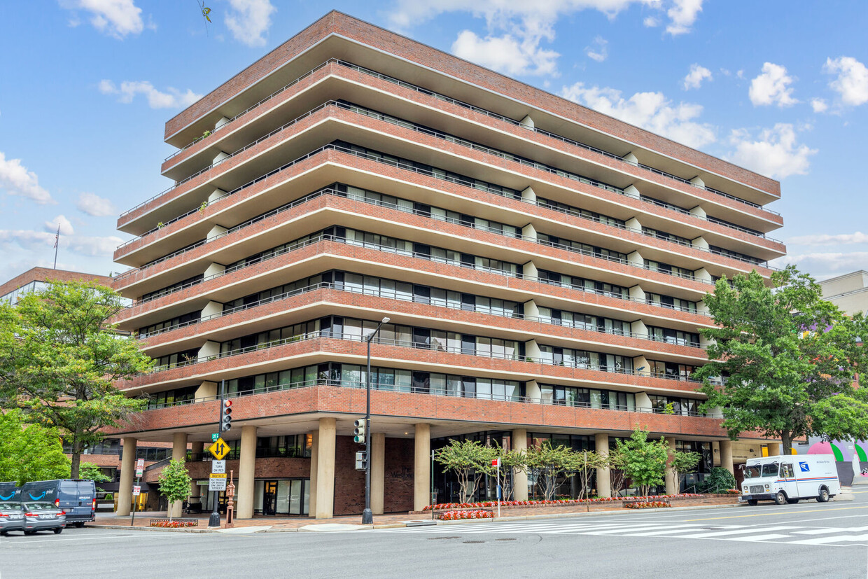 Foto principal - 2555 Pennsylvania Ave NW