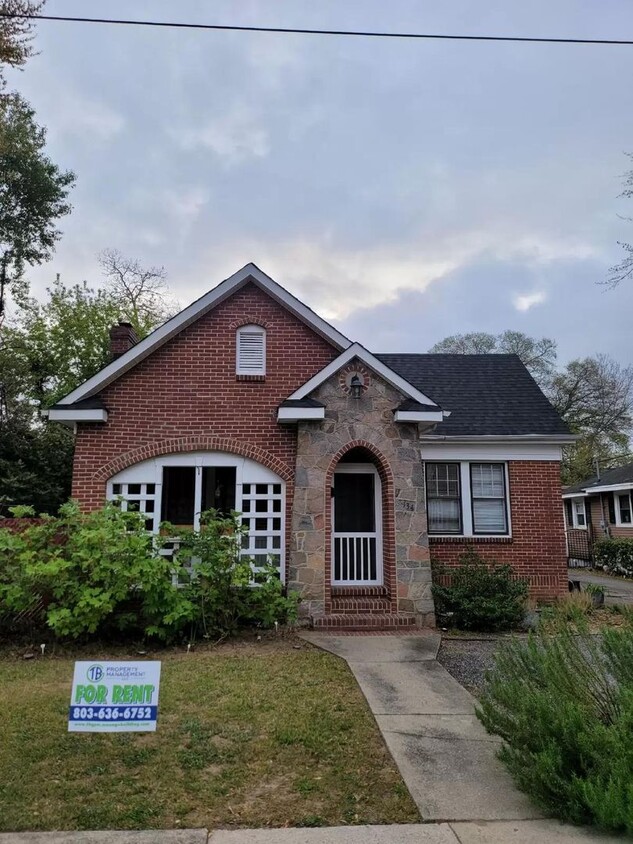 Primary Photo - Downtown 3bd/2ba Bungalow