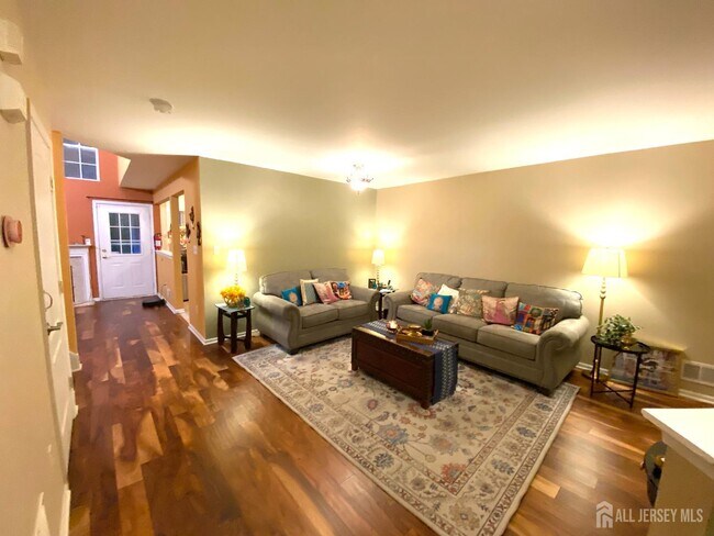 Foto del edificio - 228 Hawthorne Rd