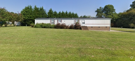 Building Photo - 2471 Albany Dr