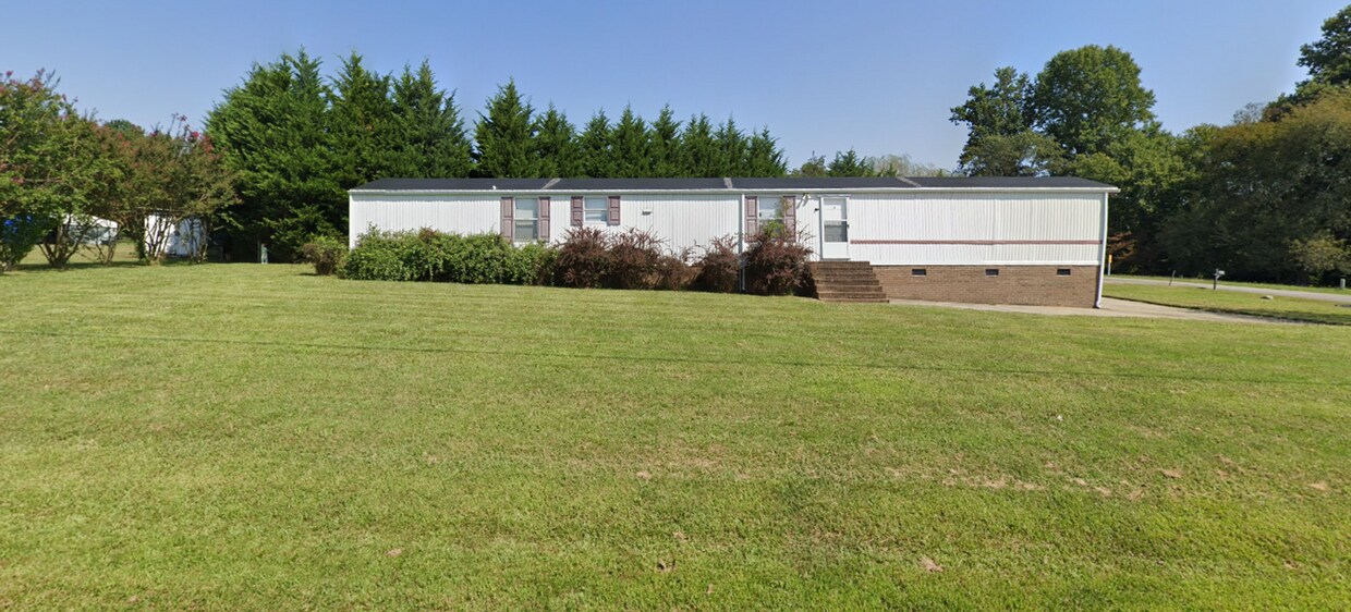 Move-In Ready 3 Bed, 2 Bath Home in Newton... - Move-In Ready 3 Bed, 2 Bath Home in Newton...