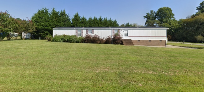 Move-In Ready 3 Bed, 2 Bath Home in Newton... - Move-In Ready 3 Bed, 2 Bath Home in Newton...