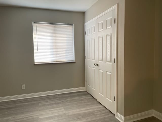 Building Photo - Town & Country Apartments