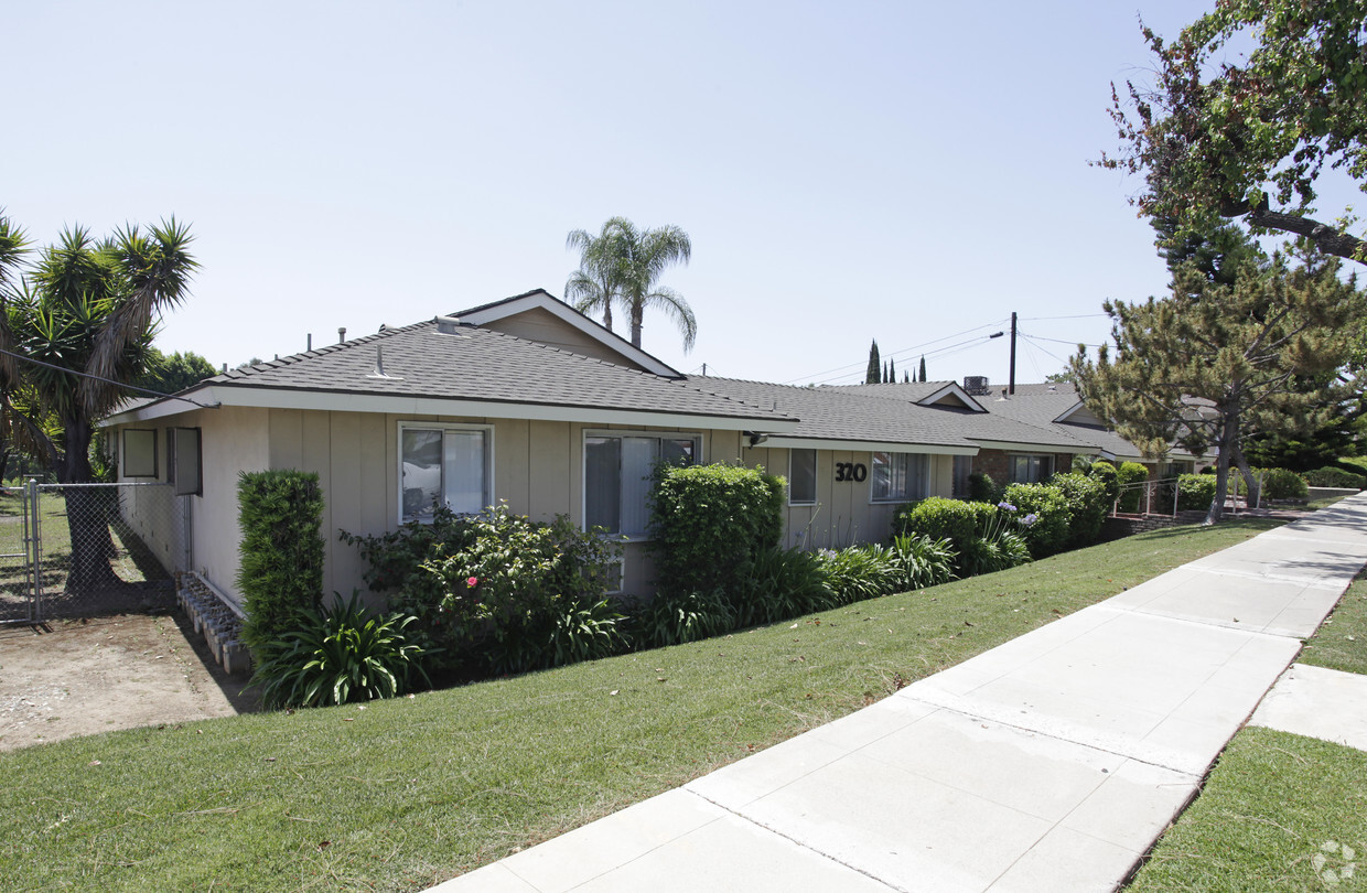 Primary Photo - Val Mesa Apartments